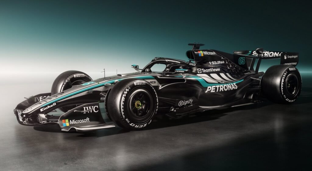 Mercedes revela su W17 para la F1 2026 2 Mercedes