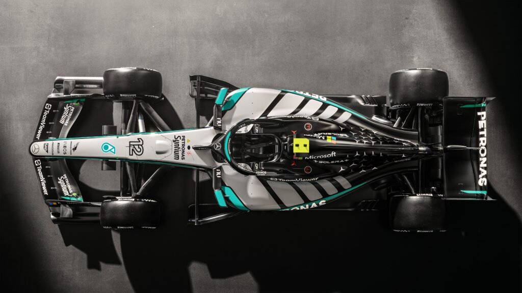 Mercedes revela su W17 para la F1 2026 4 Mercedes