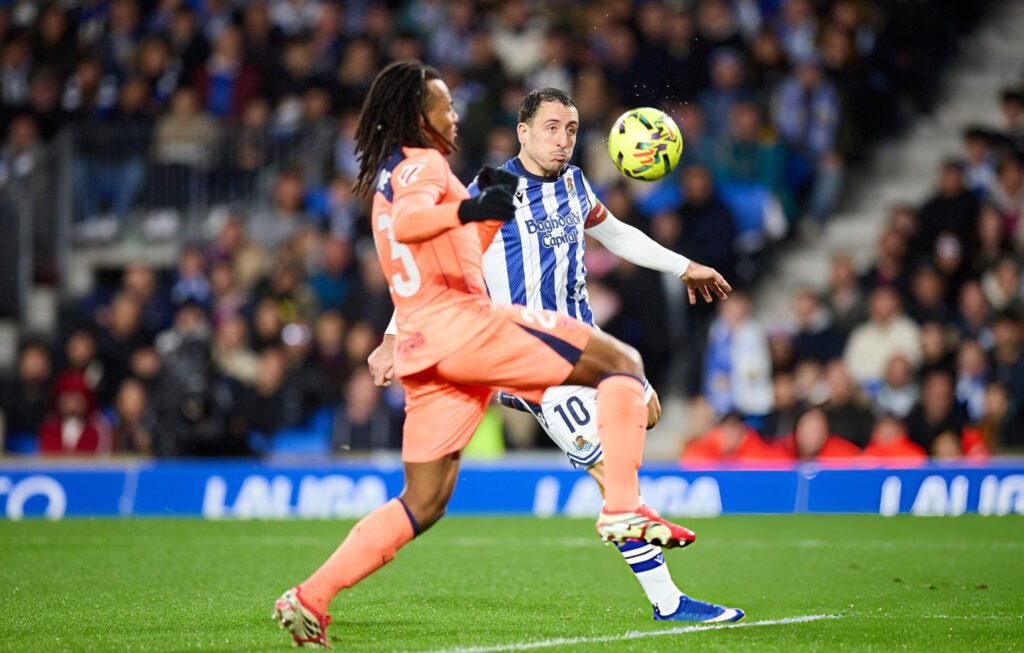 La Real Sociedad de Aramburu da el golpe: ganó 2-1 al Barcelona 1 Oyarzábal anotó contra Barcelona para la Real Sociedad.