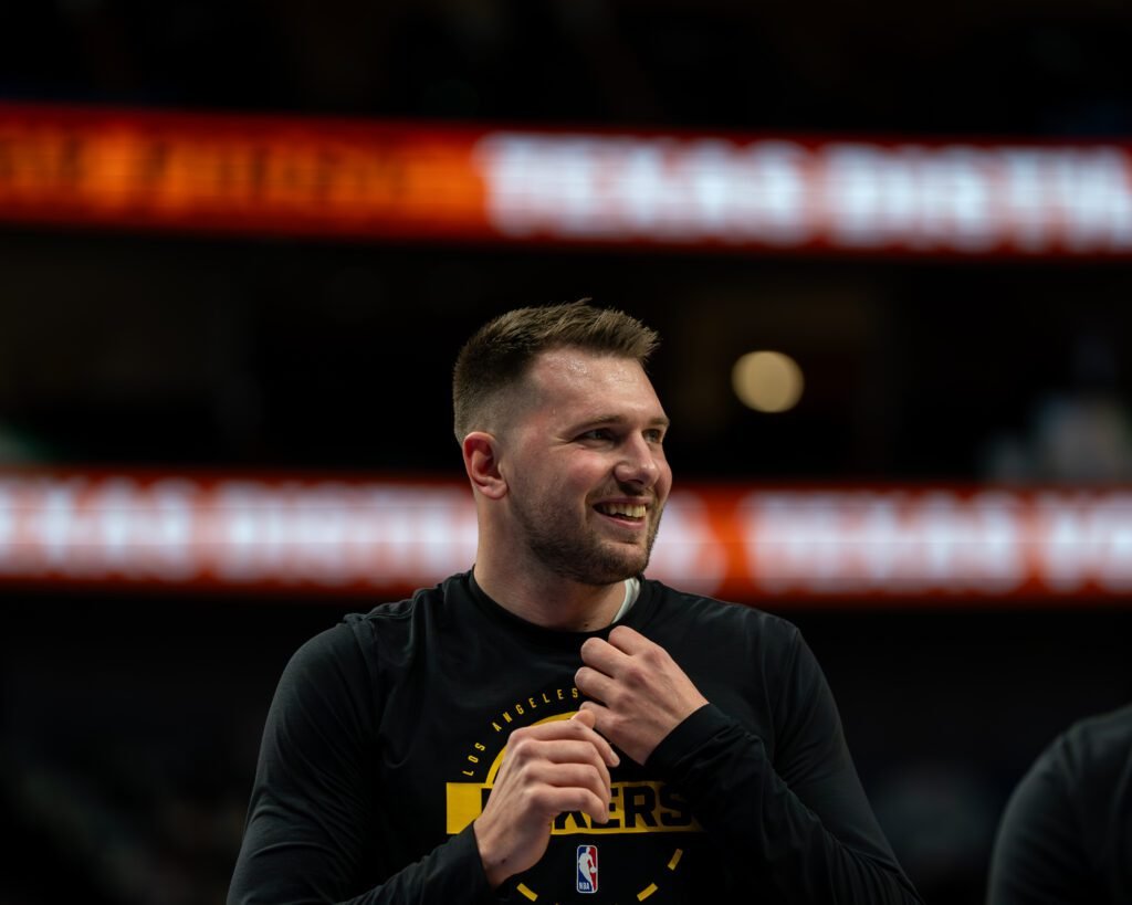 Los Lakers se imponen en Dallas y Luka Dončić mantiene su invicto ante los Mavericks (Fotos) 3 DSC6227