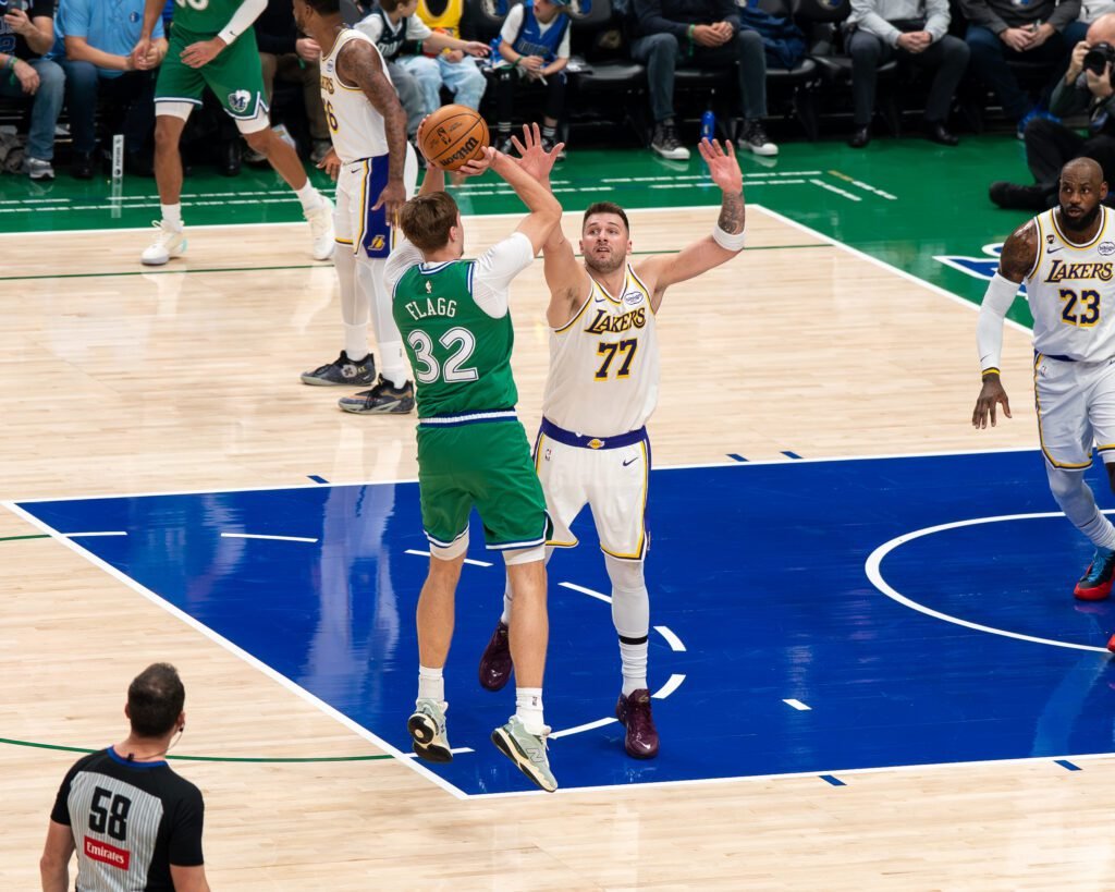 Los Lakers se imponen en Dallas y Luka Dončić mantiene su invicto ante los Mavericks (Fotos) 7 DSC6280 1