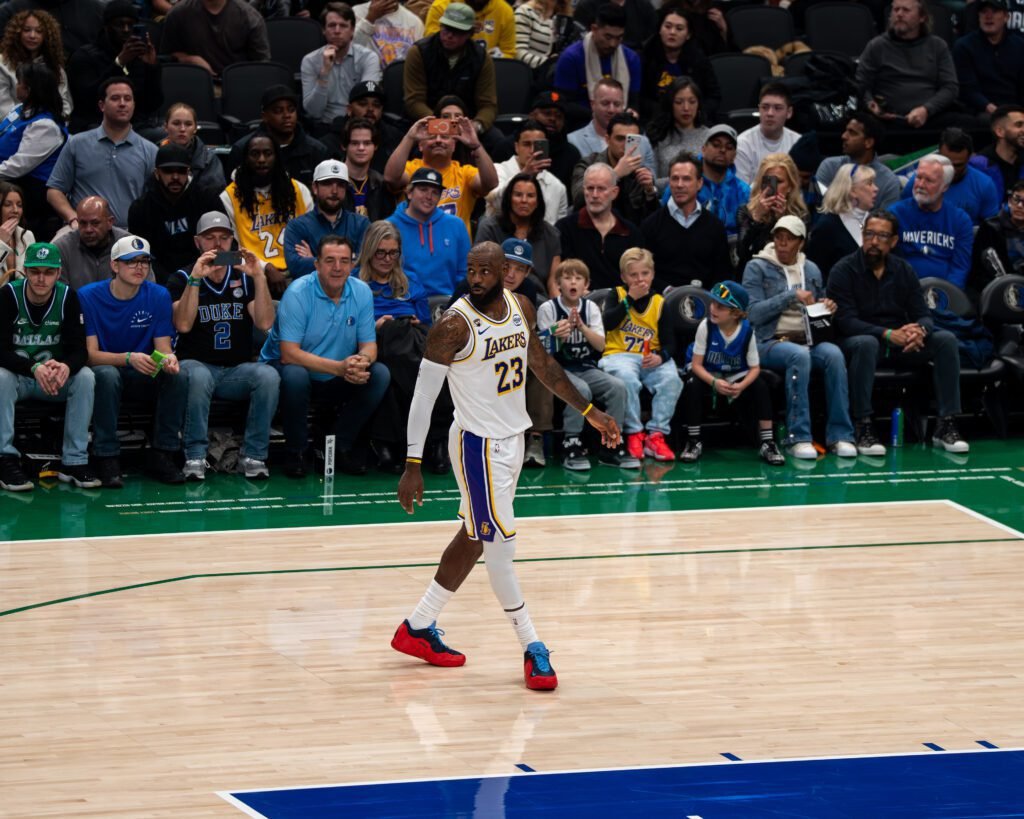 Los Lakers se imponen en Dallas y Luka Dončić mantiene su invicto ante los Mavericks (Fotos) 3 DSC6336