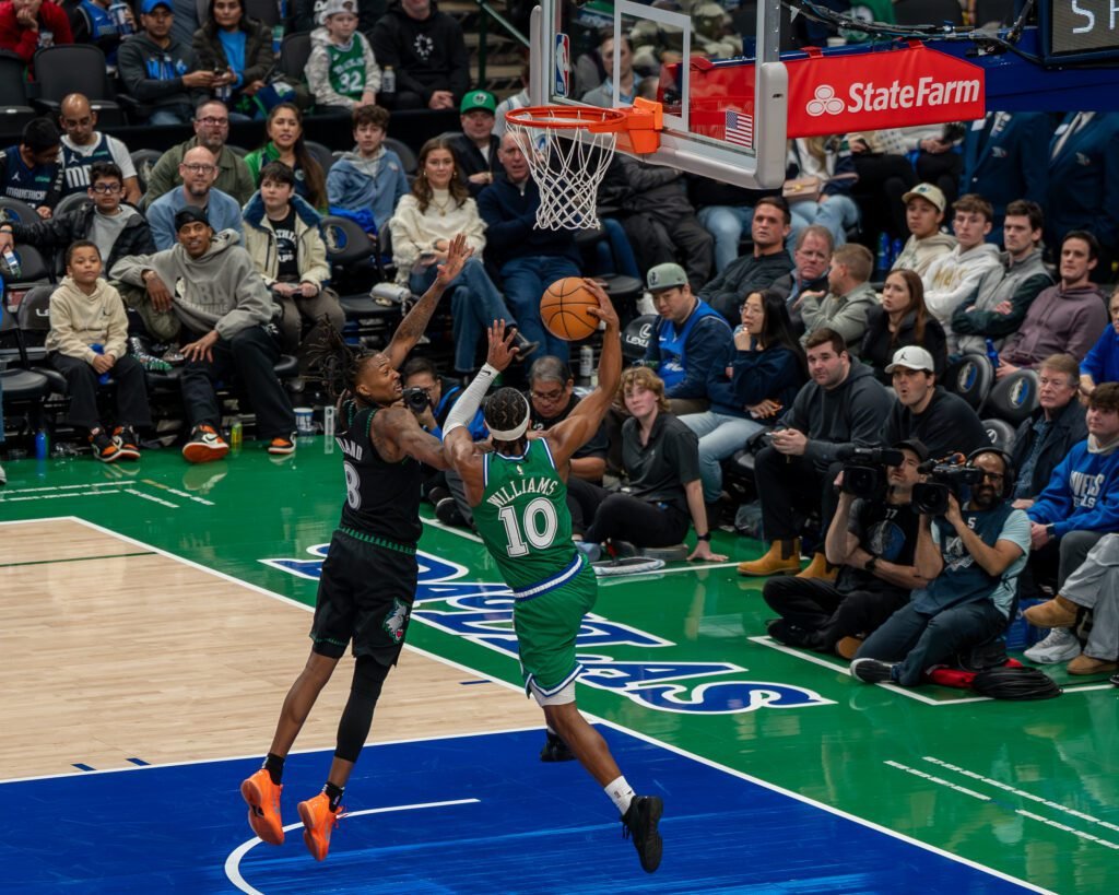 Timberwolves vencen a Dallas y se aferran a los puestos de playoffs directos (Fotos) 7 DSC7249