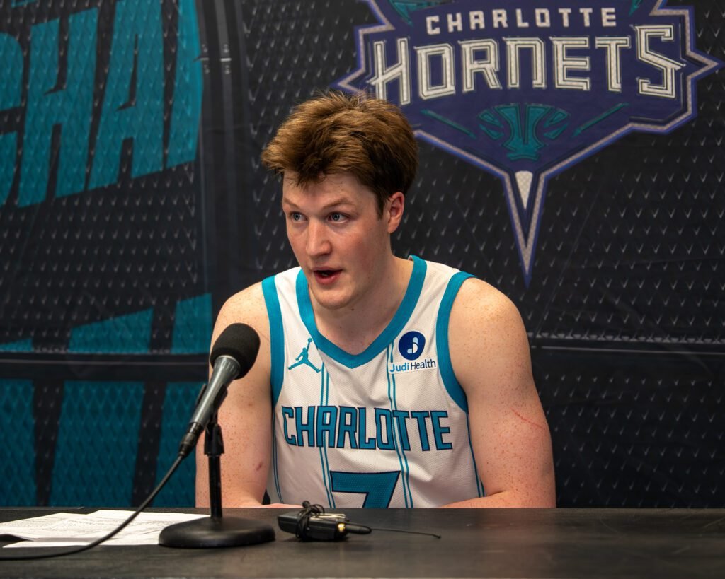 Batalla por el Rookie del Año: Kon Knueppel le arrebata la gloria a un histórico Cooper Flagg (Fotos) 2 DSC7915