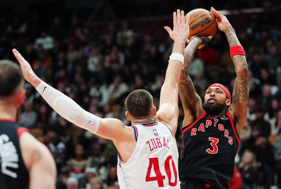 Los Clippers se imponen a los Raptors en overtime con Harden como figura 1 Ingram