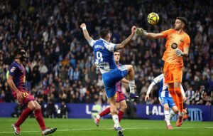 Joan García, clave en la victoria de Barcelona sobre su ex equipo, Espanyol.