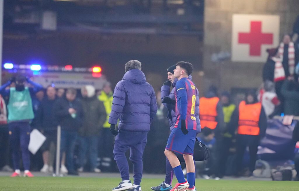 Barcelona ganó al Slavia Praga 4-2, pero pierde a Pedri por lesión 3 Pedri sería baja por un mes por lesión muscular.