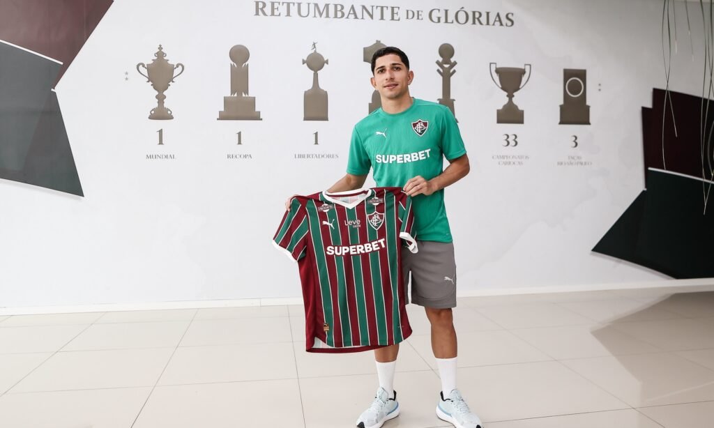 Savarino, a brillar en el Maracaná: así fue presentado por Fluminense 2 Jefferson Savarino, presentado por Fluminense.