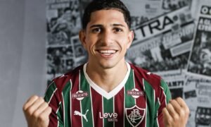 Jefferson Savarino, presentado por Fluminense.
