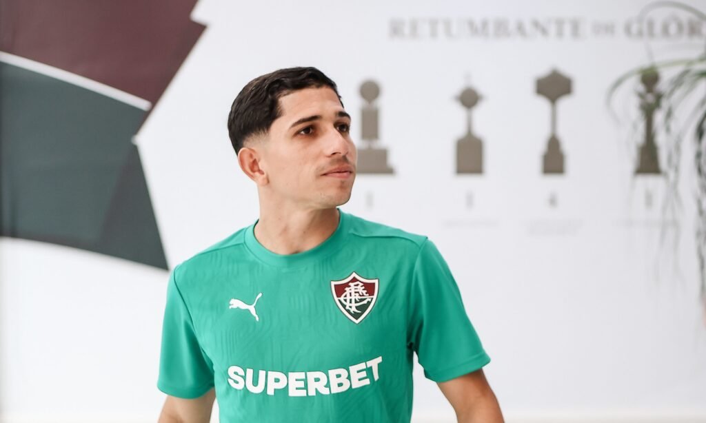 Savarino, a brillar en el Maracaná: así fue presentado por Fluminense 1 Jefferson Savarino, presentado por Fluminense.