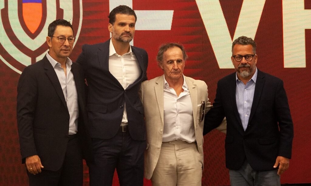 Opinión – Que el respeto a Vizcarrondo venga desde la FVF 1 Marín, Vizcarrondo, Ortega y Xavier en la presentación de este martes.