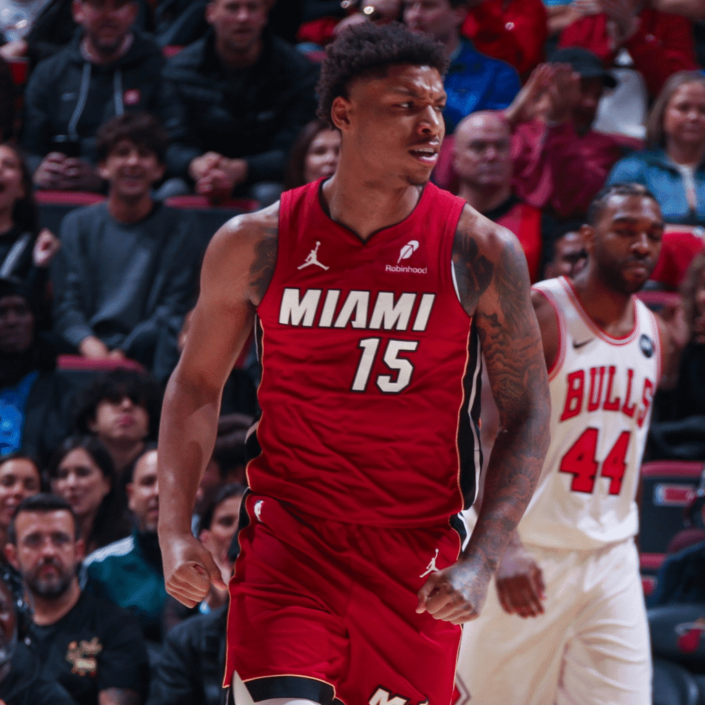 Los Chicago Bulls se imponen ante el Miami Heat en el Kaseya Center 1 Los Chicago Bulls se imponen ante el Miami Heat en el Kaseya Center