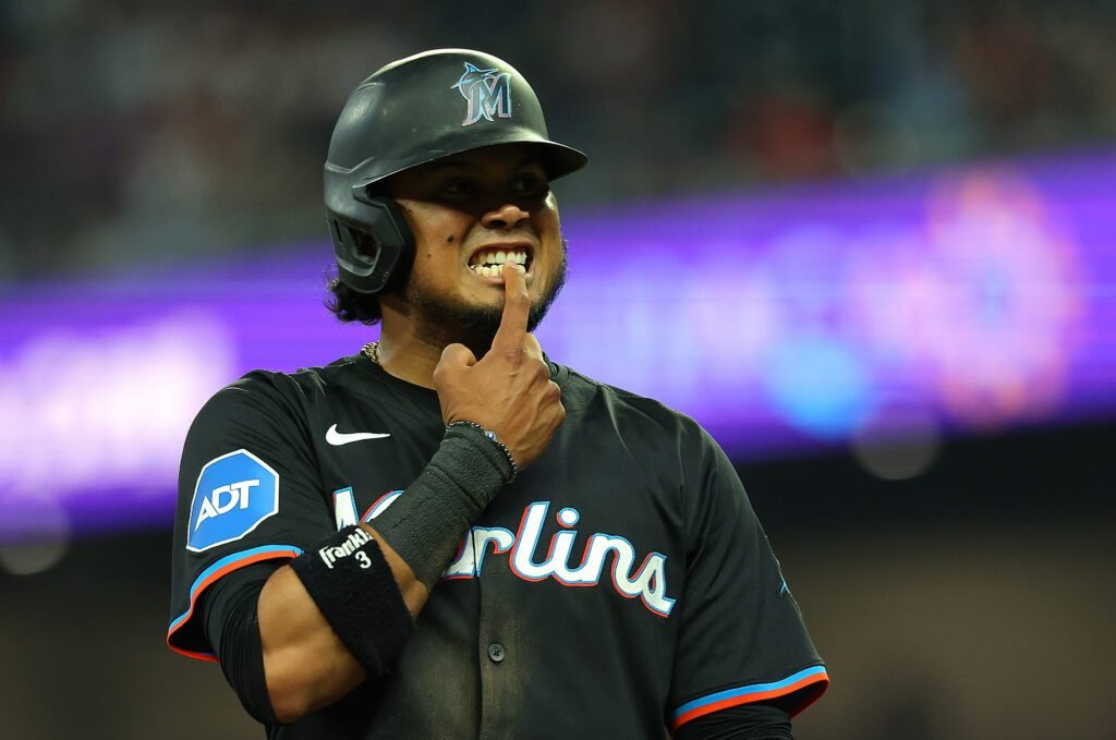 Luis Arráez podría aterrizar en Miami nuevamente 4 Marlins de Miami quiere a Luis Arráez