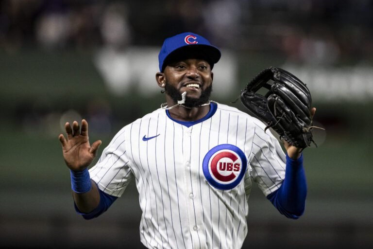 Vidal Bruján firma con Mellizos de Minnesota