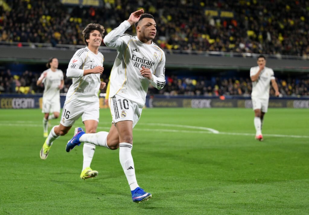 Con doblete de Mbappé, Real Madrid vence 2-0 a Villarreal 1 Mbappé