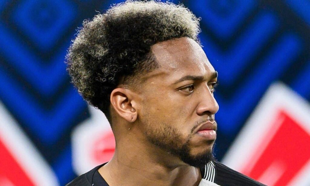 “Brujo” se lesionó los ligamentos y Corinthians estudia romper su contrato 9 José Andrés "Brujo" Martínez.