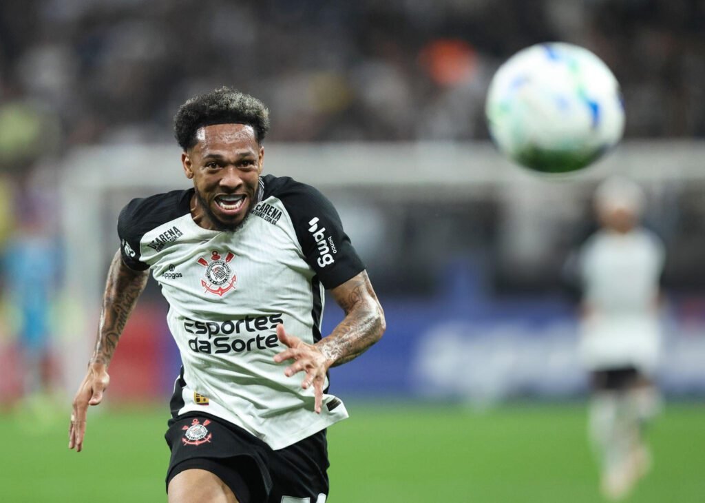 “Brujo” se lesionó los ligamentos y Corinthians estudia romper su contrato 1 José Andrés "Brujo" Martínez.