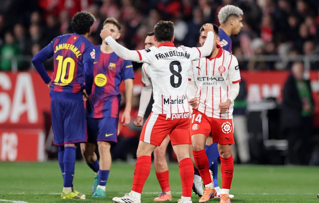 Barcelona perdió con Girona y Real Madrid se confirma como líder de España 1 Barcelona perdió 2-1 contra Girona este lunes por La Liga.