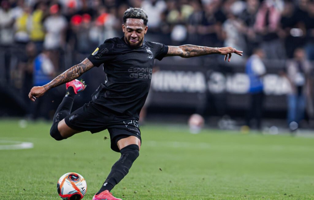 “Brujo” saldrá del Corinthians bajo “acuerdo amistoso”, según directivo 1 "Brujo" Martínez está cada vez más cerca de salir del Corinthians.