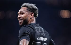 "Brujo" Martínez está cada vez más cerca de salir del Corinthians.