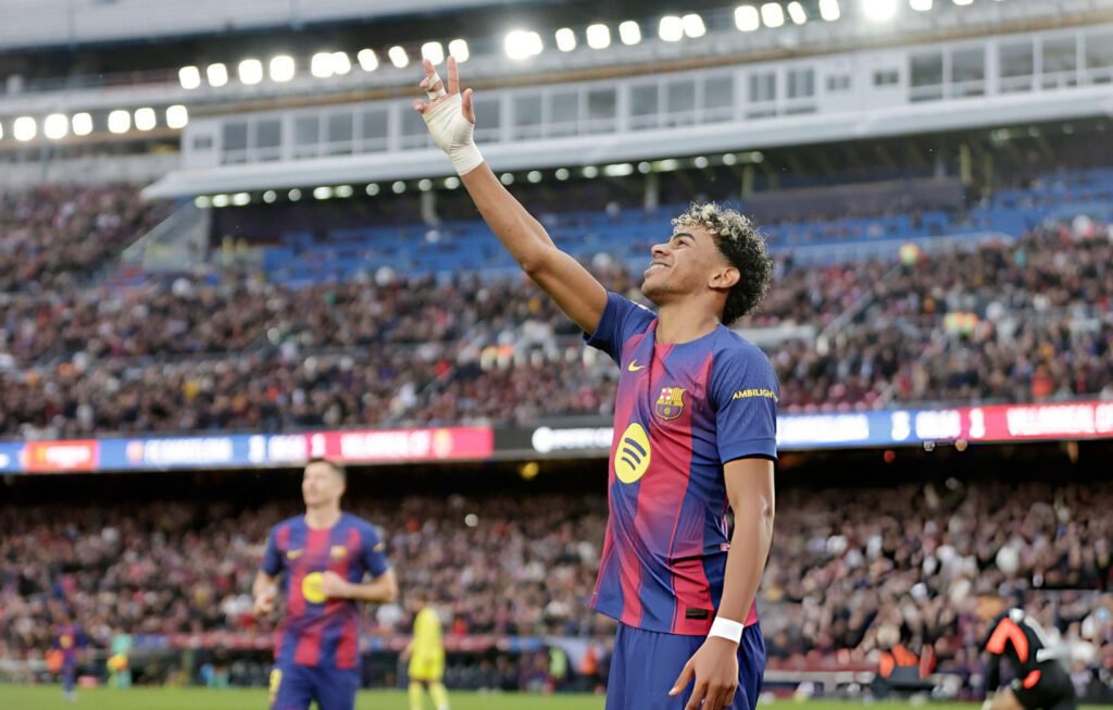Triplete de Lamine Yamal en la goleada de Barcelona 4-1 al Villarreal 8 Lamine Yamal anotó triplete en la victoria de Barcelona.
