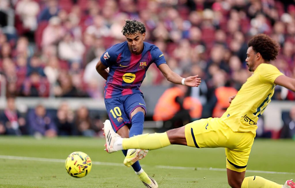 Triplete de Lamine Yamal en la goleada de Barcelona 4-1 al Villarreal 1 Lamine Yamal anotó triplete en la victoria de Barcelona.