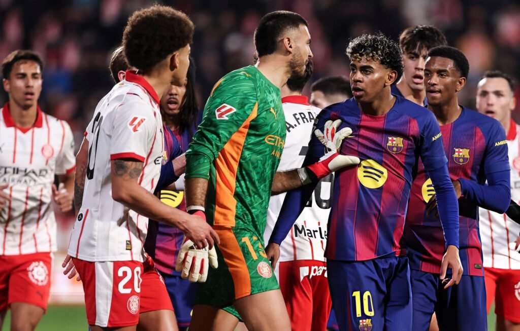 Barcelona perdió con Girona y Real Madrid se confirma como líder de España 2 Barcelona perdió 2-1 contra Girona este lunes por La Liga.