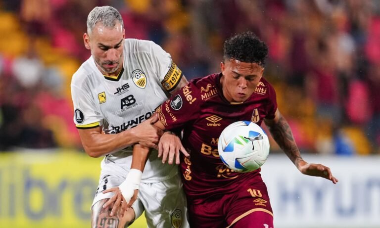 Home 30 Deportivo Táchira ganó 1-0 al Deportes Tolima en la vuelta de la Fase 2 de Libertadores, pero cayó en penales 3-0.