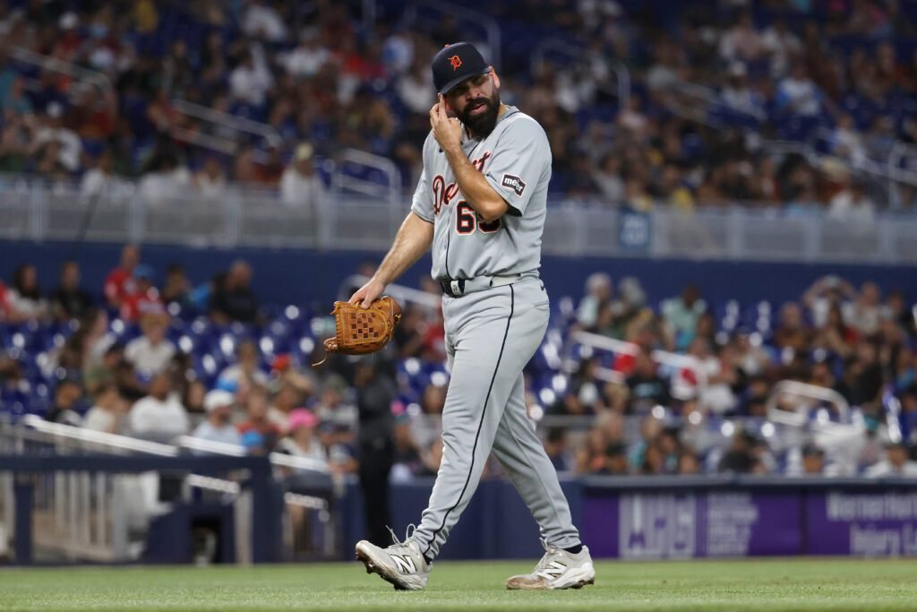 El mexicano José Urquidy buscará hacer renacer su carrera en Piratas de Pittsburgh 1 José Urquidy firma con Pittsburgh