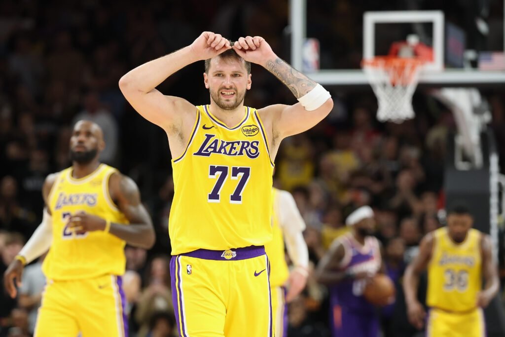 Tres derrotas en fila para Lakers y peligra su sexto puesto 1 Lakers