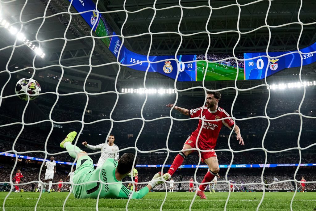 Vinicius Jr. sella el pase del Real Madrid a los octavos de final de la Champions 1 real madrid cf v sl benfica uefa champions league 2025 26 league knockout play off second leg 4