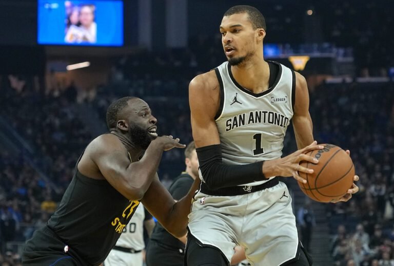 Home 28 Los Warriors siguen sin poder cuidar sus ventajas y vuelven a caer en casa ante los San Antonio Spurs 126-113.