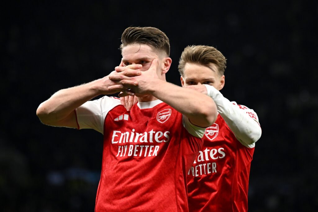 Arsenal golea a Tottenham y sigue liderando la Premier League 3 tottenham hotspur v arsenal premier league 2