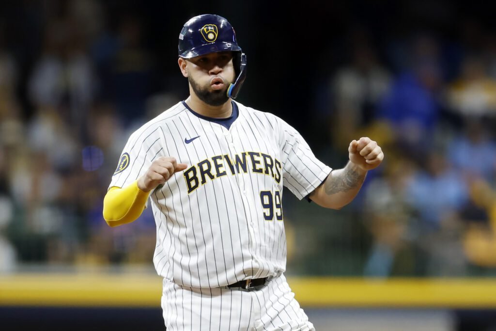Gary Sánchez se une a William Contreras en Cerveceros de Milwaukee 1 Gary Sánchez firma con Cerveceros de Milwaukee