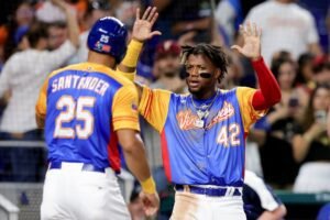 Home 21 Ronald Acuña Jr