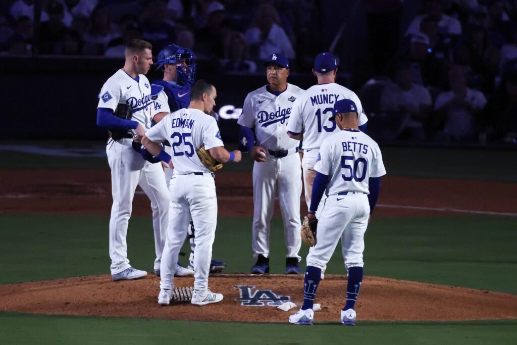Los Dodgers de Los Ángeles consideran usar rotación de seis lanzadores para 2026 4 Dodgers de Los Ángeles pueden usar rotación de seis en 2026