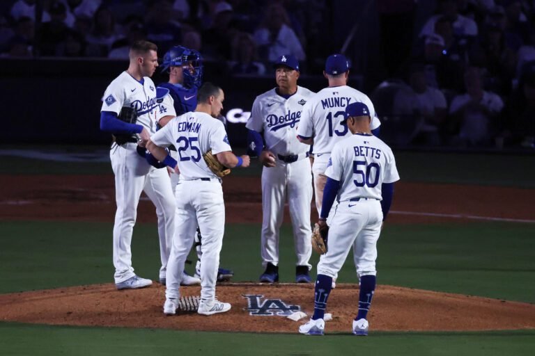 Home 32 Dodgers de Los Ángeles pueden usar rotación de seis en 2026