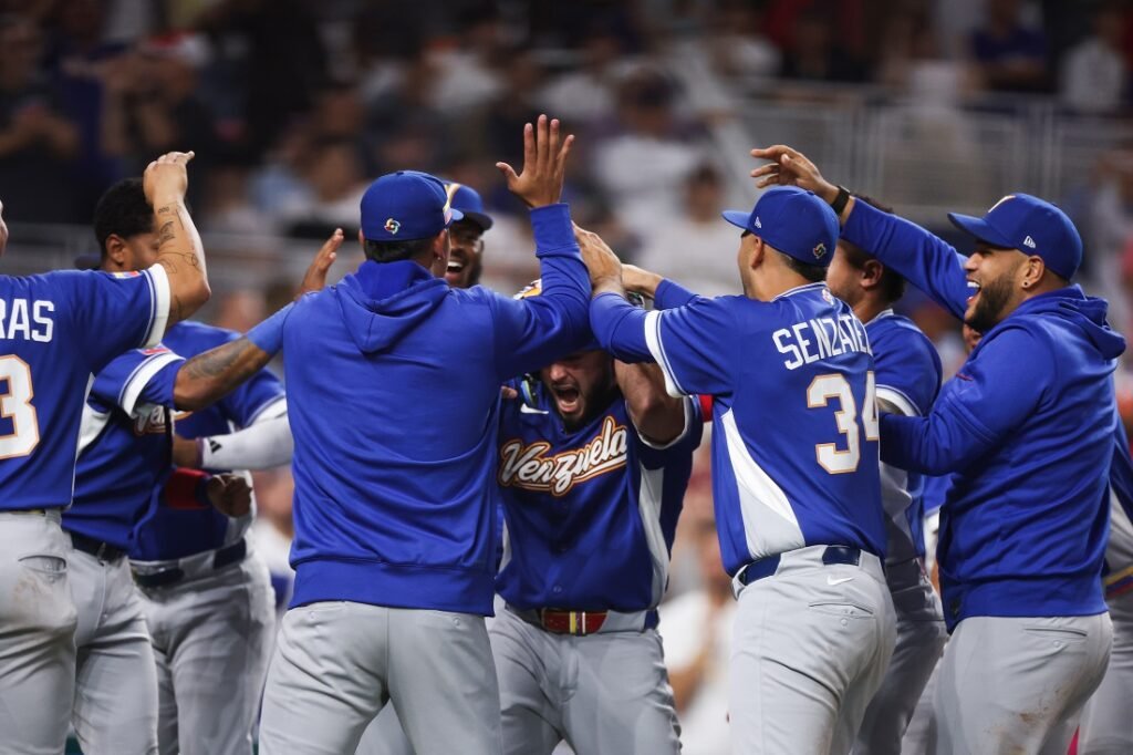Venezuela elimina a Japón y pasa a las Semifinales del Clásico Mundial 1 Venezuela