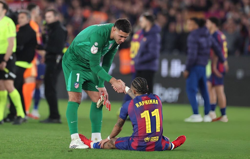Barcelona se quedó a las puertas de la épica contra Atlético 8 Barcelona ganó 3-0 al Atlético de Madrid, pero fue insuficiente para la remontada en Copa del Rey.