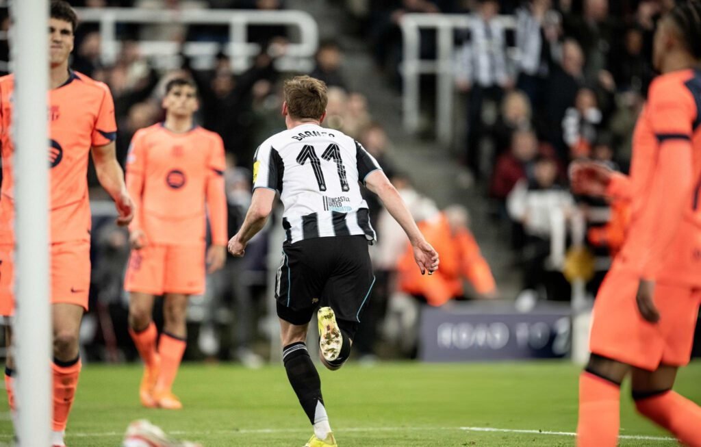 Barcelona despertó a tiempo y sacó empate con Newcastle 1 Barnes anotó el gol de Newcastle contra Barcelona.