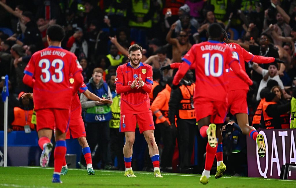 Pan comido para PSG: goleó 3-0 al Chelsea y avanzó a cuartos de Champions 8 Kvaratskhelia brilló en la victoria de PSG sobre Chelsea.