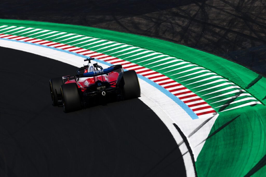 Leclerc: Ferrari no está tan cerca de Mercedes como la gente piensa 1 charles leclerc japon 1