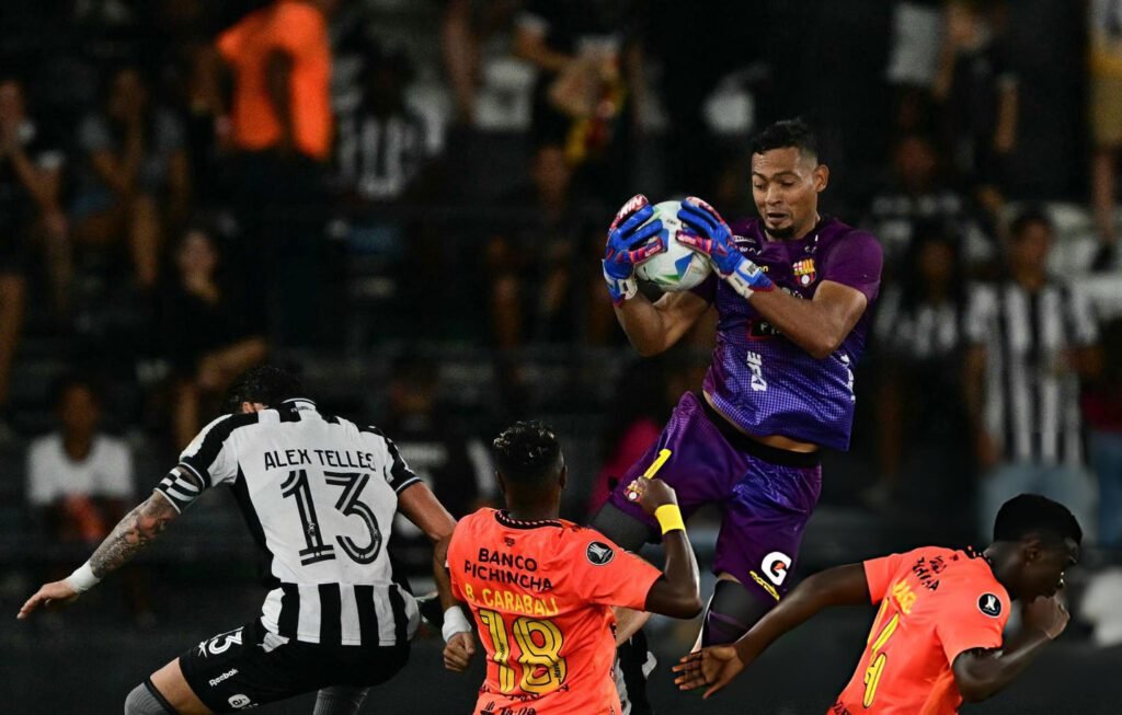 Barcelona de Farías, Contreras y Perozo elimina al Botafogo en Libertadores 5 José David Contreras fue clave para el pase de Barcelona a la fase de grupos de la Libertadores.