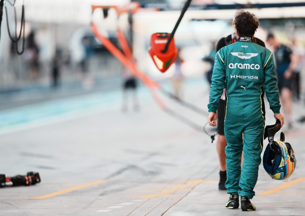 Adrian Newey revela problemas críticos de Aston Martin con el motor Honda 4 formula 1 testing in bahrain day 2 1