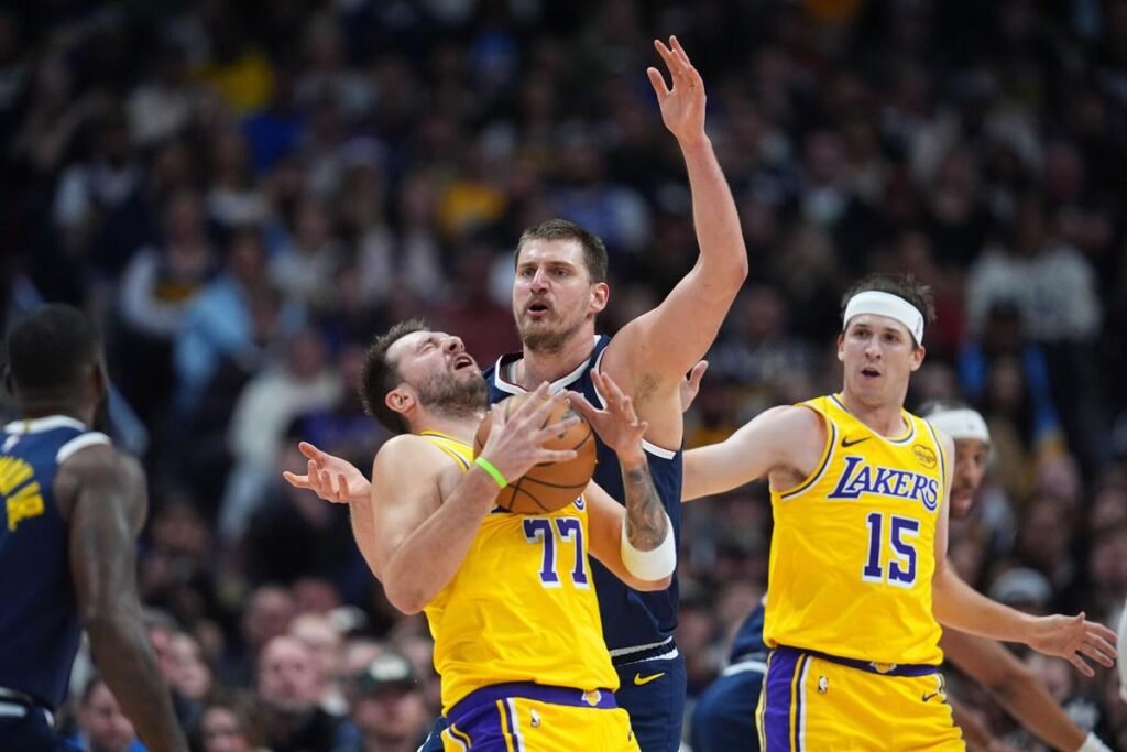 Denver amarga la noche histórica de LeBron y vence a los Lakers en el Ball Arena 2 image 5