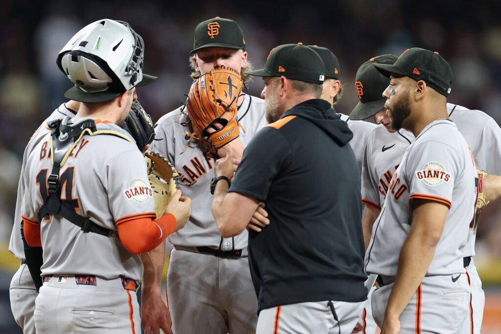 Gigantes de San Francisco sufre la baja de Hayden Birdsong por cirugía Tommy John 6 Hayden Birdsong queda fuera de Gigantes de San Francisco