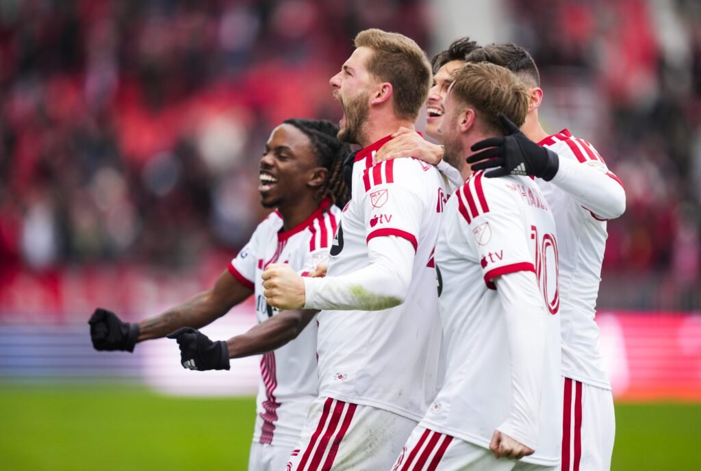 Toronto FC remonta ante Columbus y sigue dando pasos firmes en su evolución 7 toronto fc v columbus crew 3