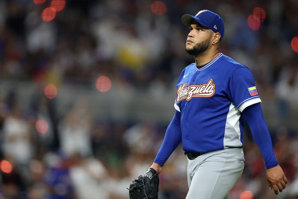 Eduardo Rodríguez y Nolan McLean se verán las caras por primera vez tras Final del CMB 1 Eduardo Rodríguez