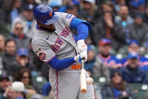 Luis Robert Jr. se lesiona y deja "desnudos" los jardines de los Mets 1 Luis Robert Jr. se lesiona y complica a los Mets de Nueva York