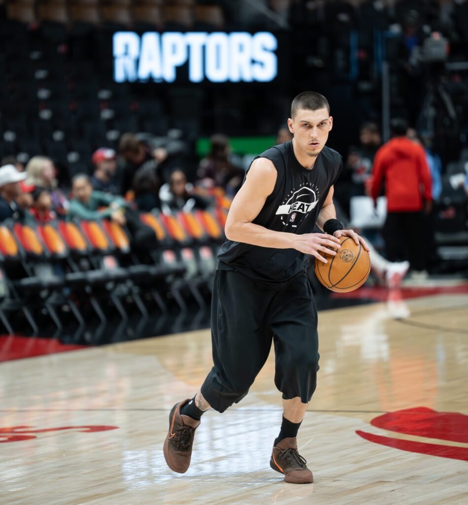 Los Raptors se imponen 121-95 ante el Heat en Toronto (Fotos) 5 DSC01823